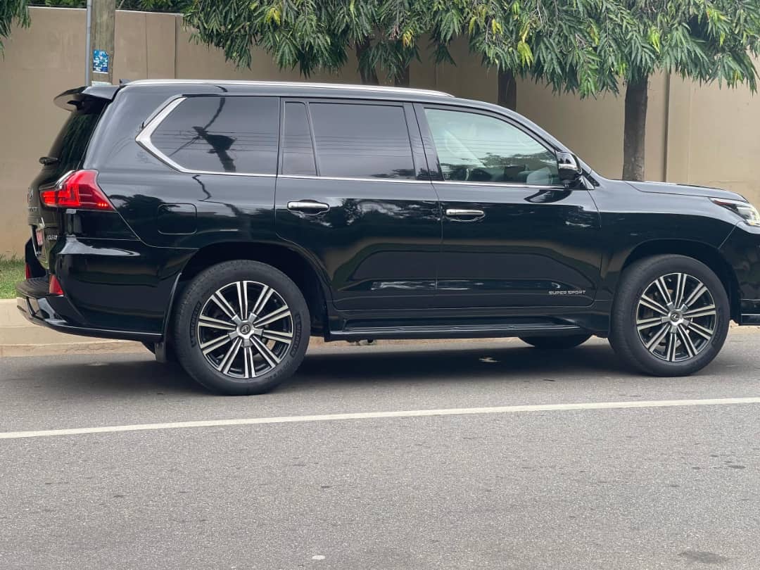 2020 Lexus LX 570 supersports