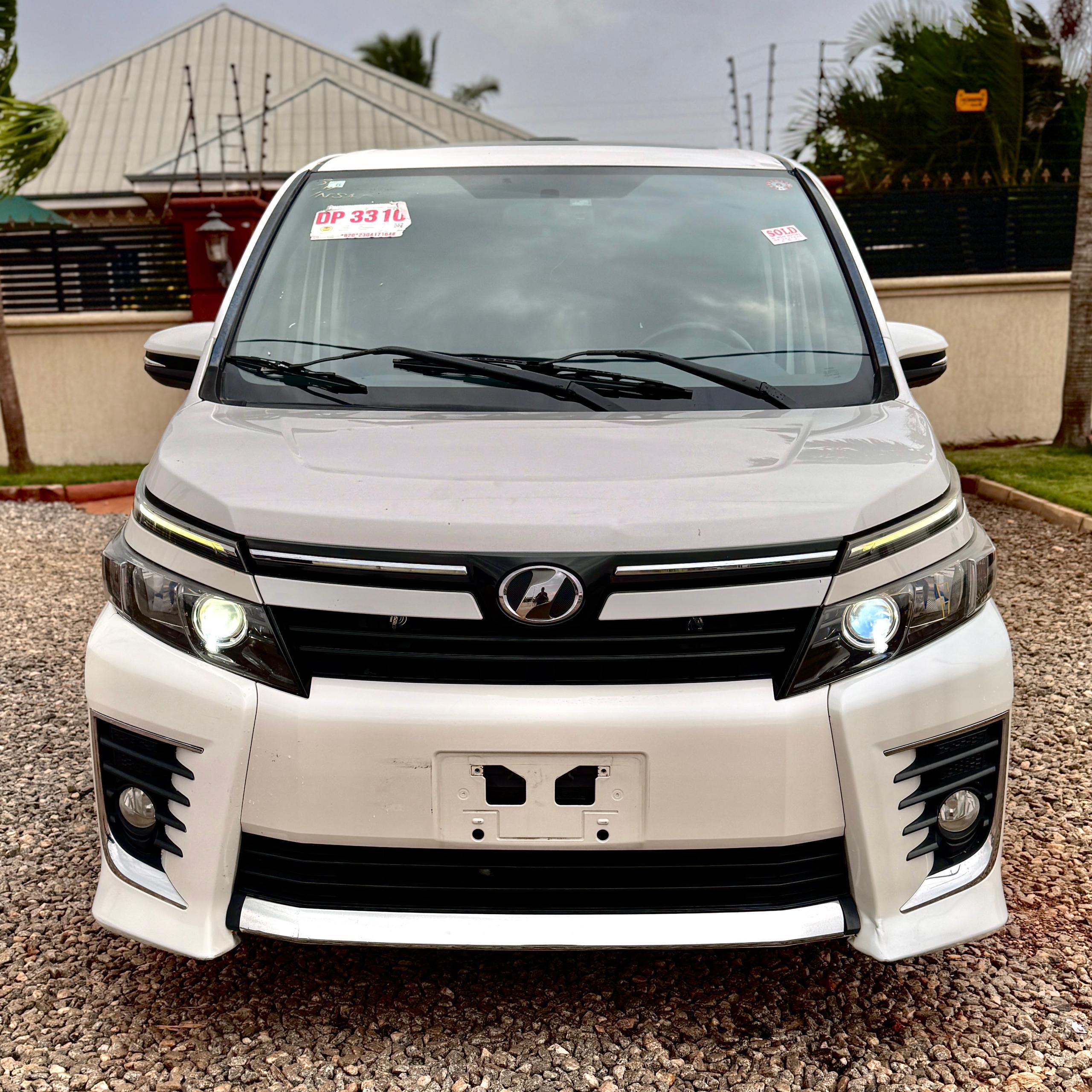 Toyota Voxy2014 Model