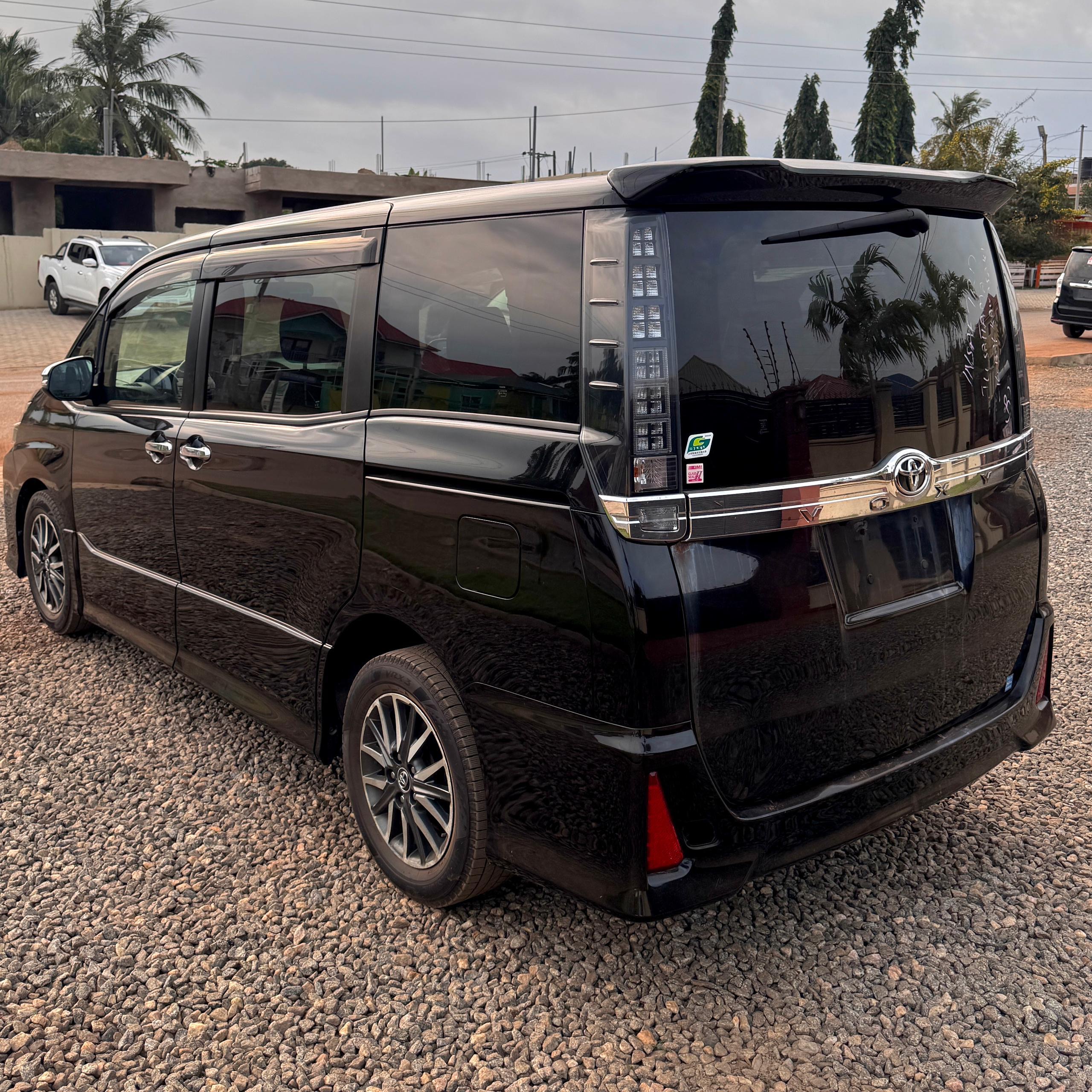 Toyota Voxy2015 Model