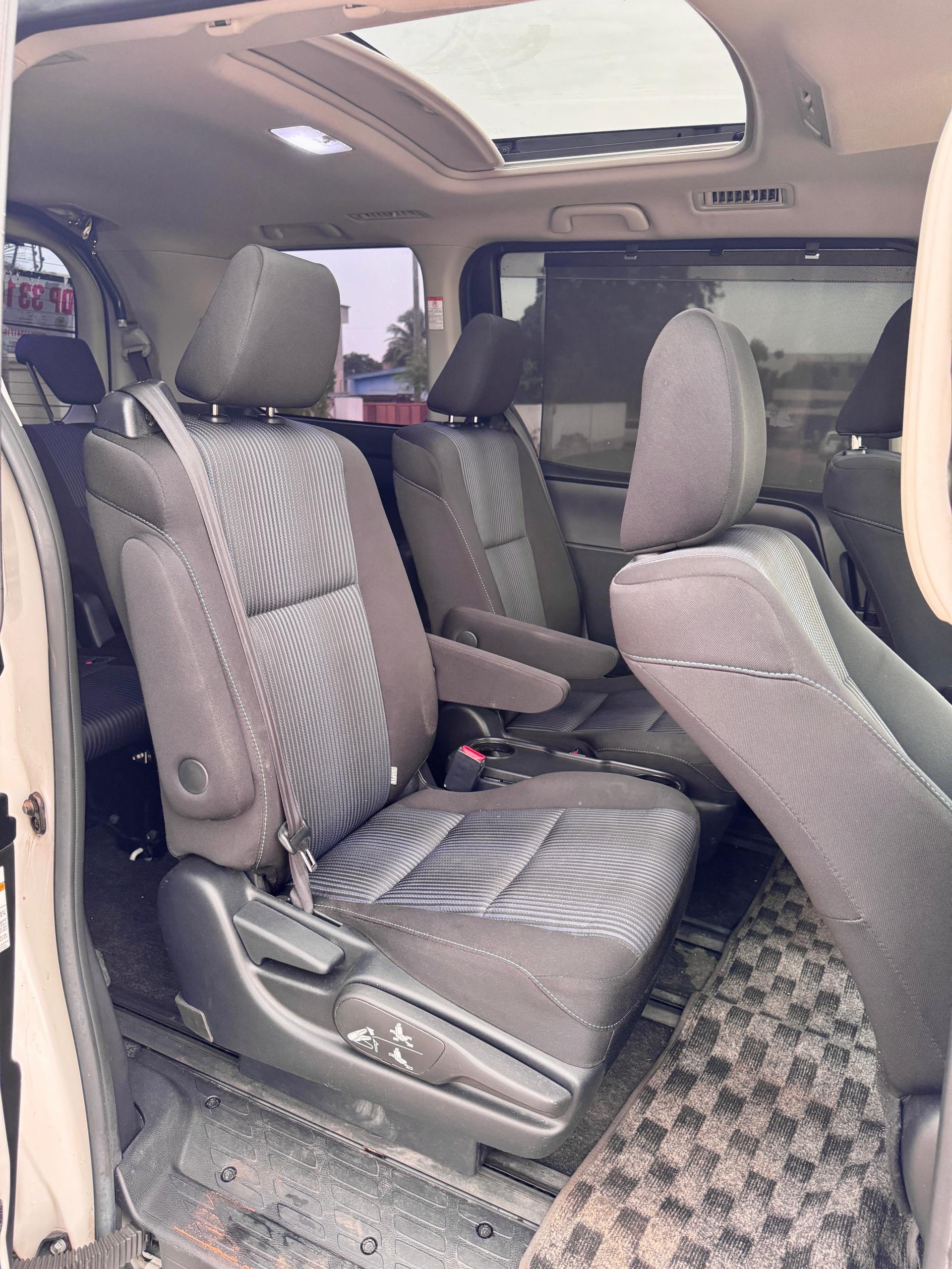 Toyota Voxy2014 Model