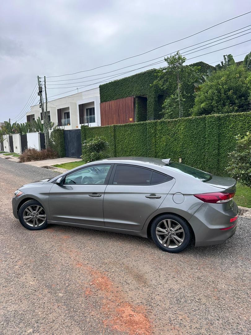 2018 Hyundai Elantra SE